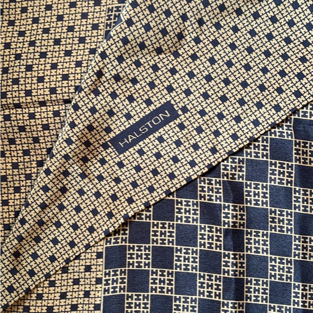 Halston Heritage Navy and Cream Geometric Scarf